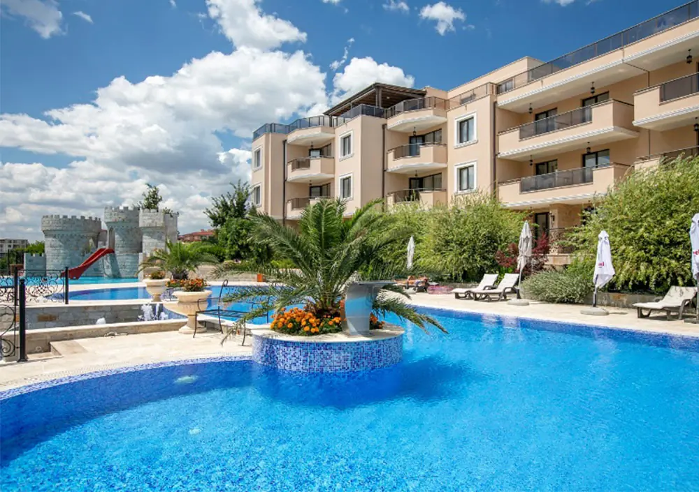 Poolanlage der Millenium Apartments